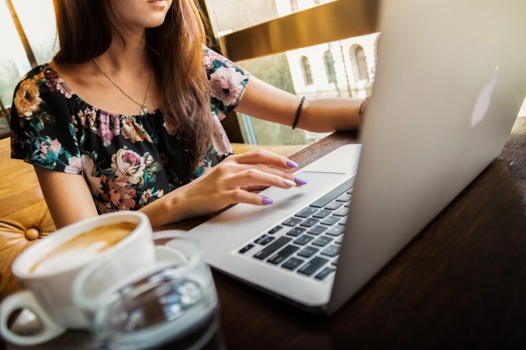 How to Create a Healthy Work Environment